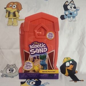 The One &Only Kinetic Sand Sandy Play Set.